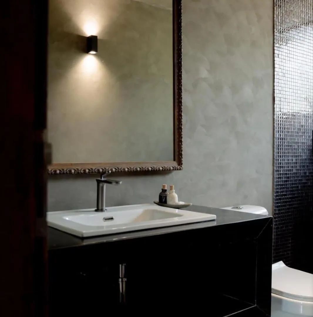 Bohemian Nest Hotel Negombo 0*,
