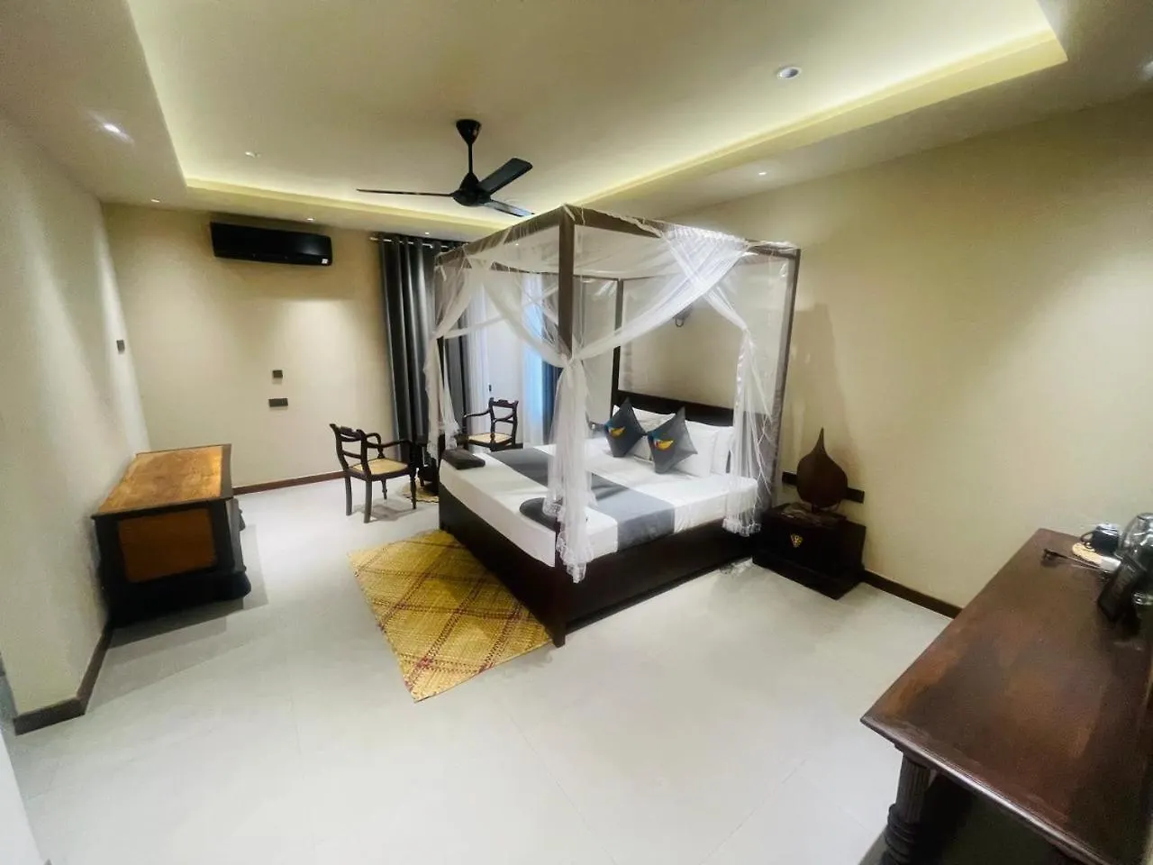 Bohemian Nest Hotel Negombo 0*,